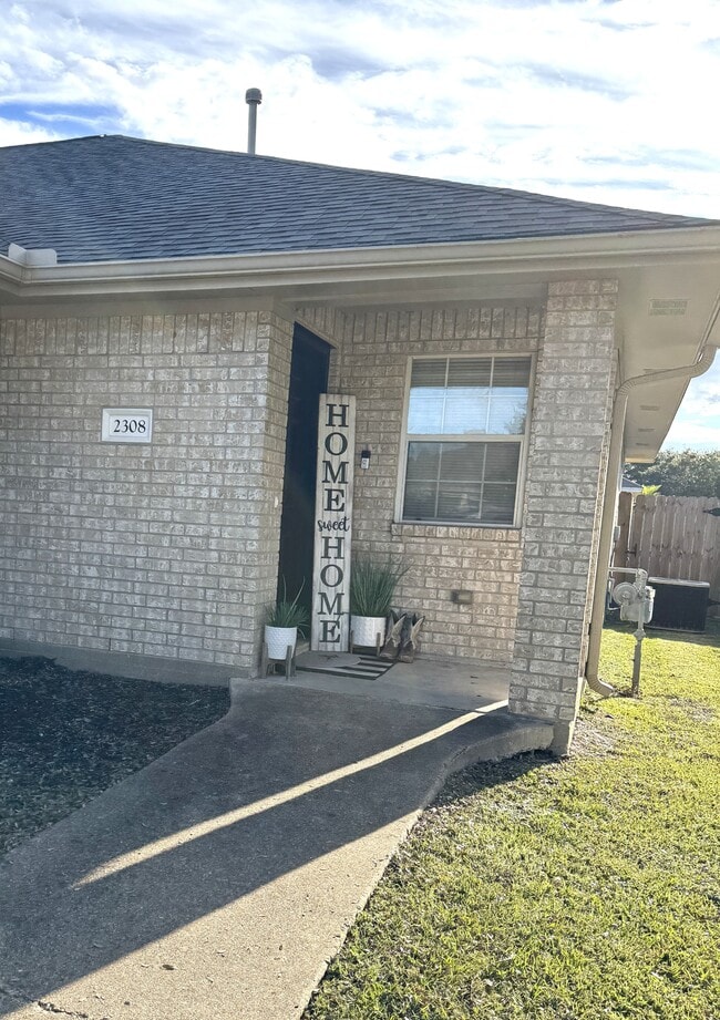 Foto del edificio - 2308 Antelope Ln