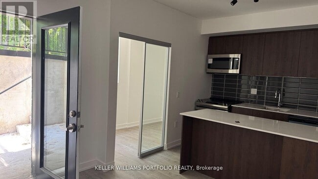 Building Photo - 172 Clonmore Dr