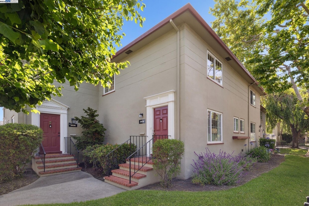 Primary Photo - 1504 137th Ave