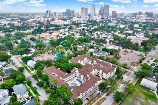 Close to Bayshore - 1000 W Horatio St