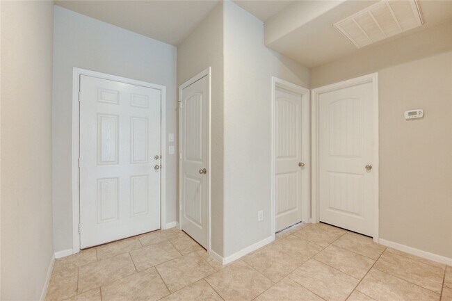 Foto del edificio - 3027 Dripping Springs Ct