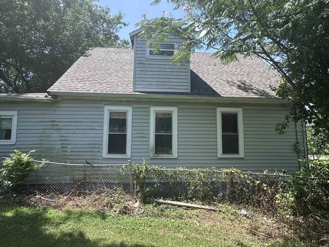 Building Photo - 3912 Beachwood Ave