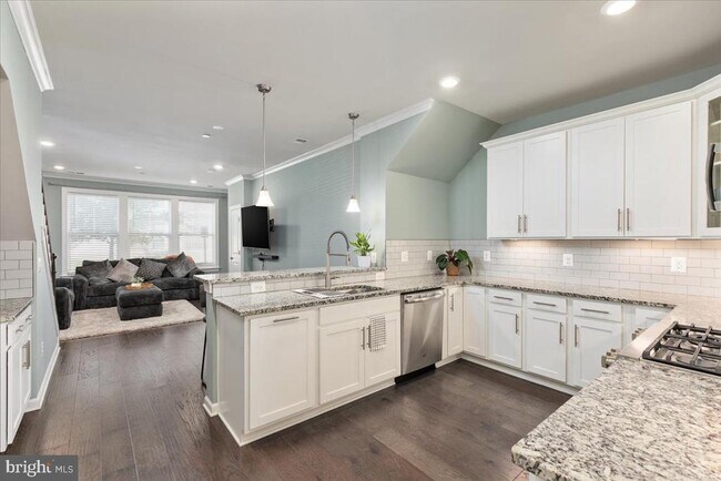 Building Photo - 20760 Wood Quay Dr