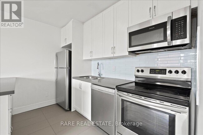 Photo du bâtiment - 3111 Eglinton Ave E