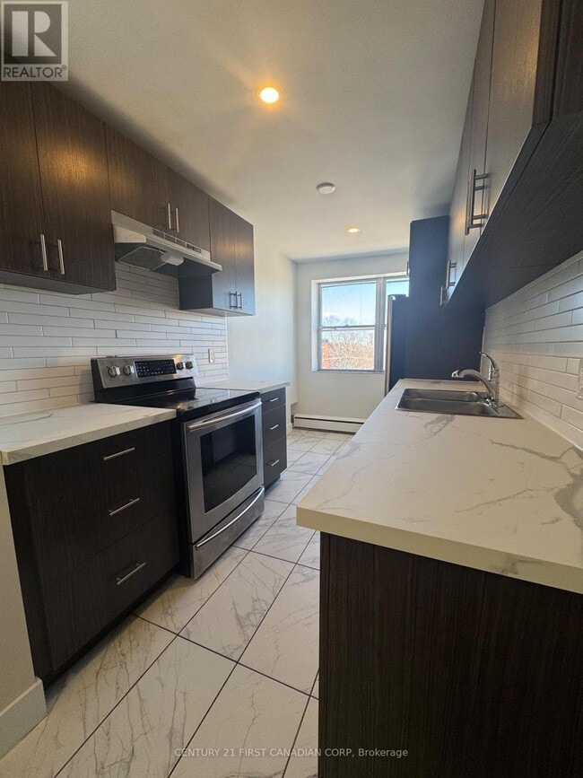 Building Photo - 75 High St