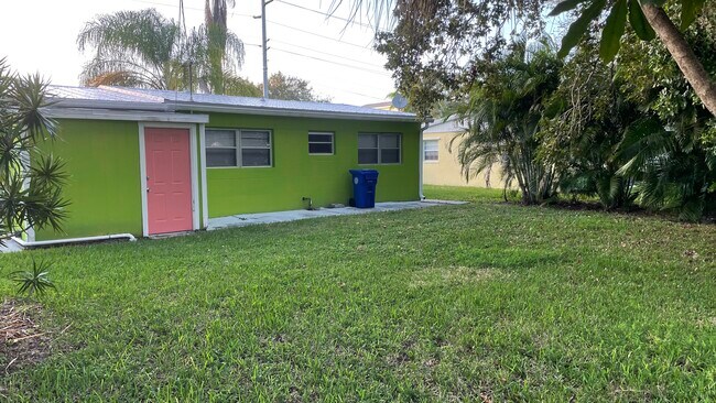 Foto del edificio - 1640 6th Ave