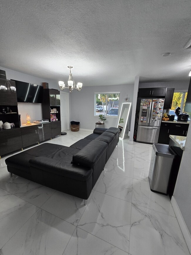 Foto del edificio - 2240 NW 178th St