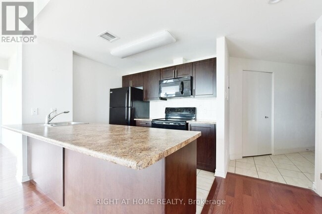 Building Photo - 234 Rideau St