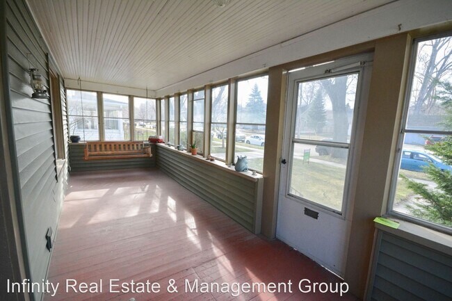 Foto del edificio - 4 br, 2 bath House - 1013 2nd St NW