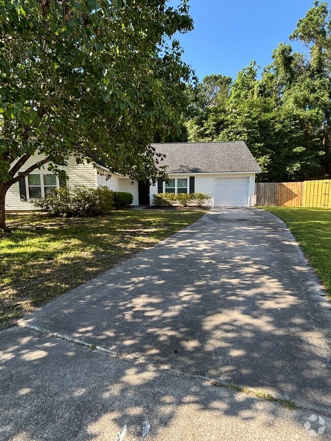 Building Photo - 44 Cutler Dr