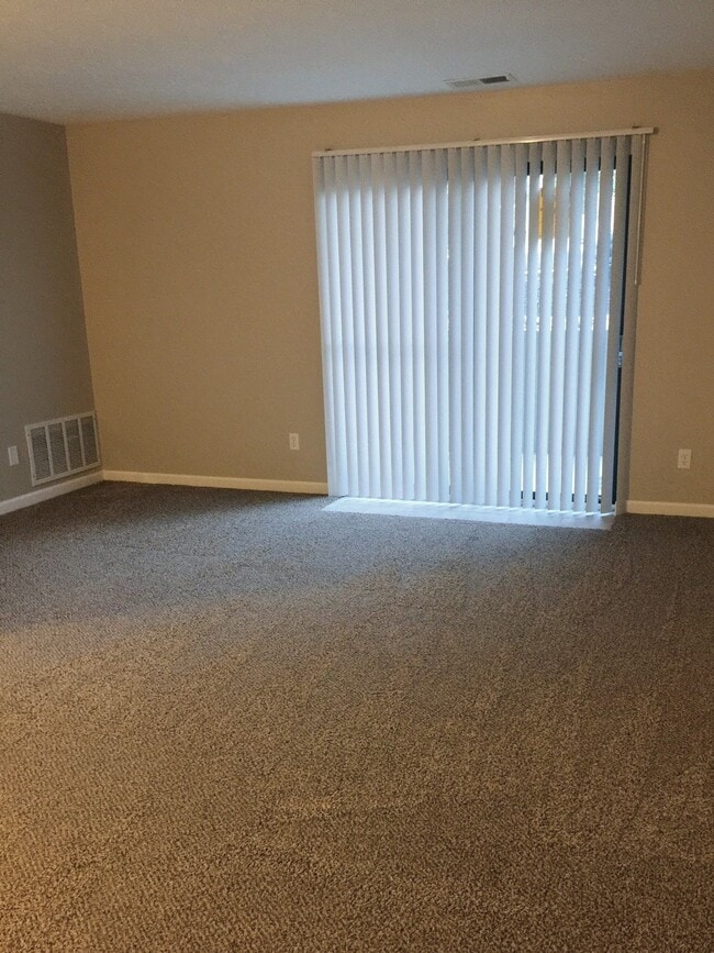 Building Photo - 7213 Creekview Dr #4