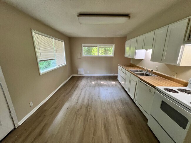 Foto del edificio - 7601 Ruskin Way