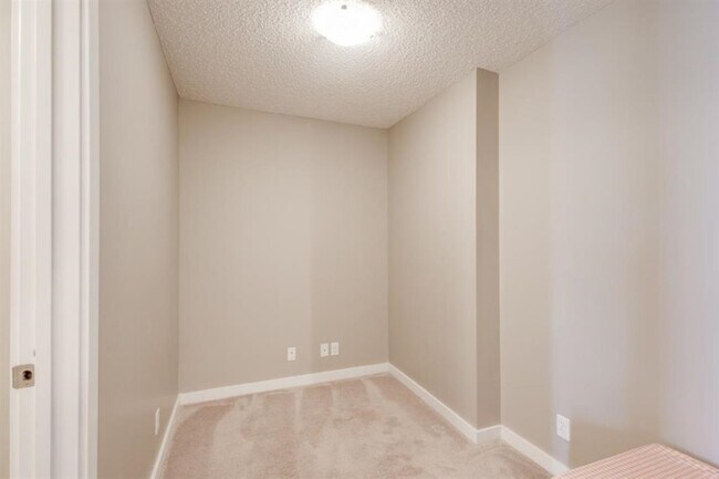 Photo du bâtiment - 5816 Mullen Pl NW