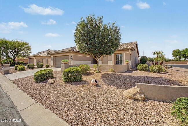 Building Photo - 16110 W Vale Dr