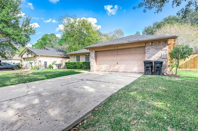 Foto del edificio - 10707 Forest Leaf Dr