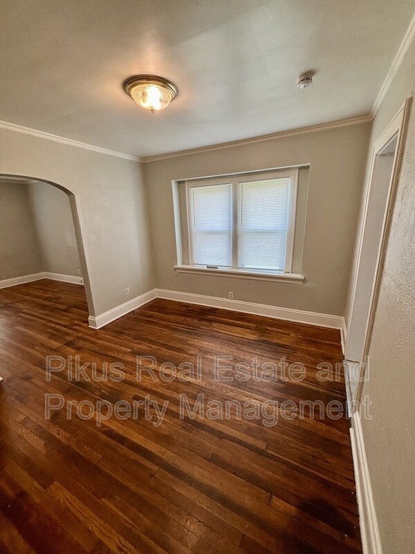 Foto del edificio - 485 Crouse St