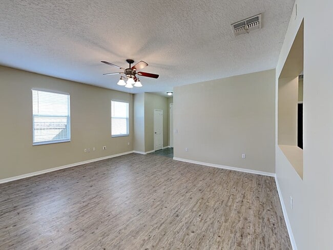 Building Photo - 2645 Lyndscape St