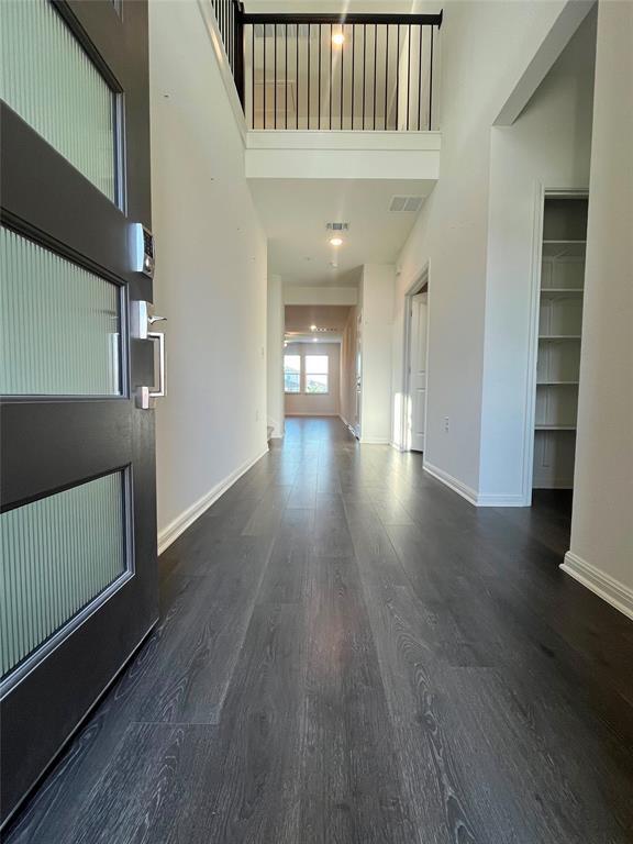 Foto del edificio - 15220 Holloway Dr