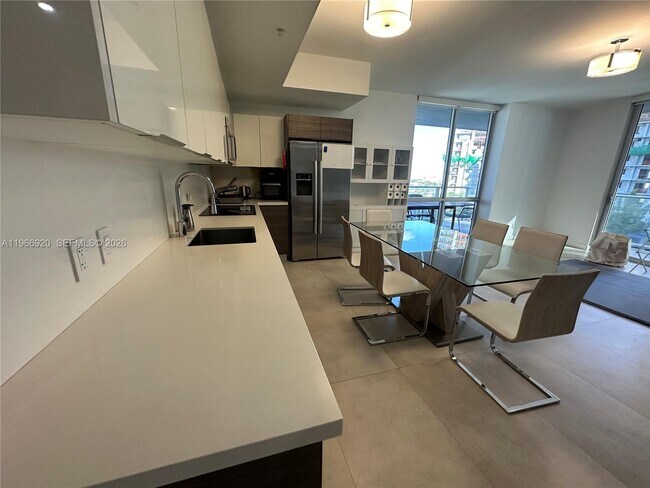 Foto del edificio - 1010 SW 2nd Ave