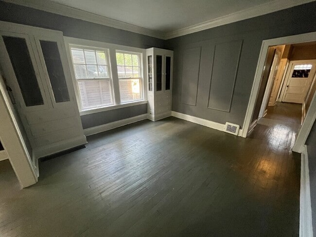 Building Photo - 1471 Ridgewood Ave