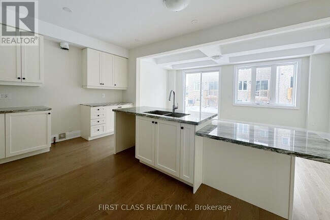 Building Photo - 9 Schmeltzer Cres