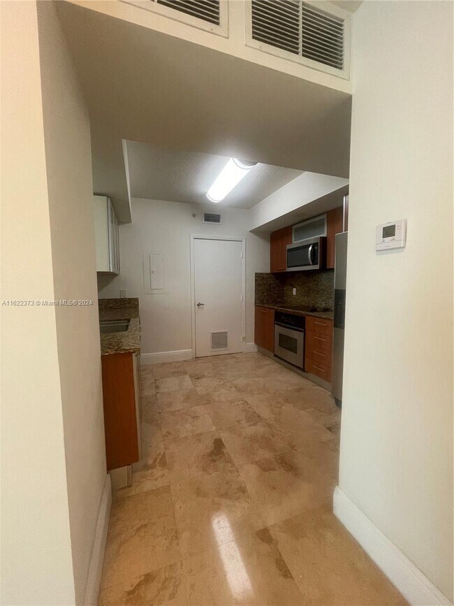 Foto del edificio - 9055 SW 73rd Ct