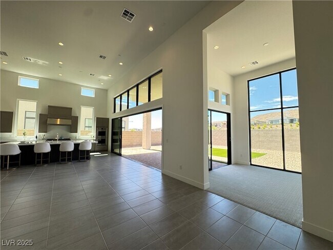 Foto del edificio - 10739 Agate Clfs Ave