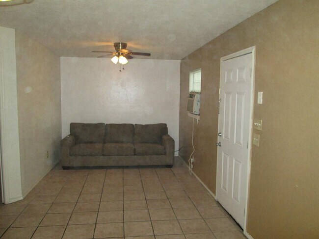 Foto del edificio - 7211 Roswell St
