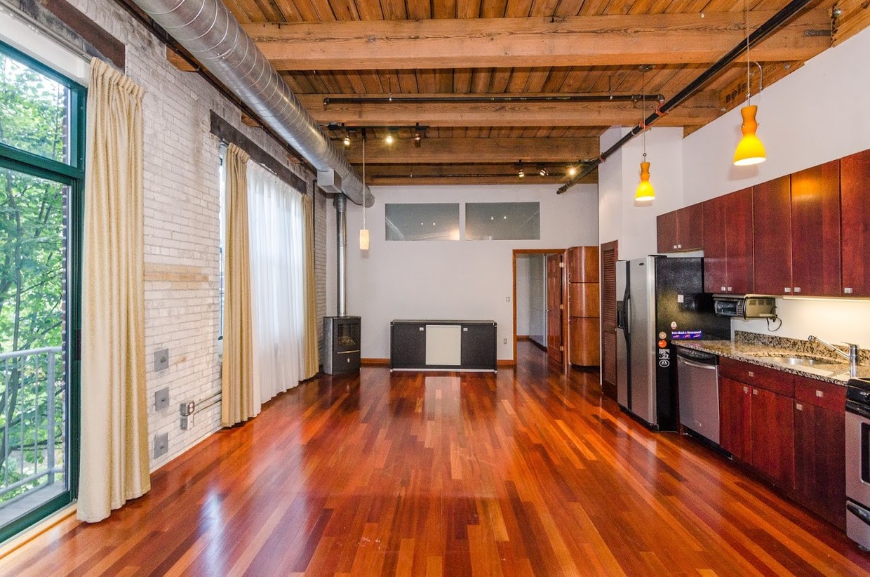 43 Charlton St, Everett, MA 02149 Condo for Rent in Everett, MA