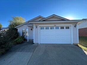 Building Photo - 1916 Timber Oaks Ln