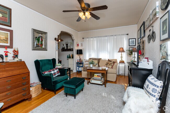1HAB, 1BA - WestGlen