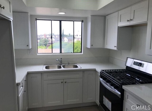 Foto del edificio - 832 Padilla St