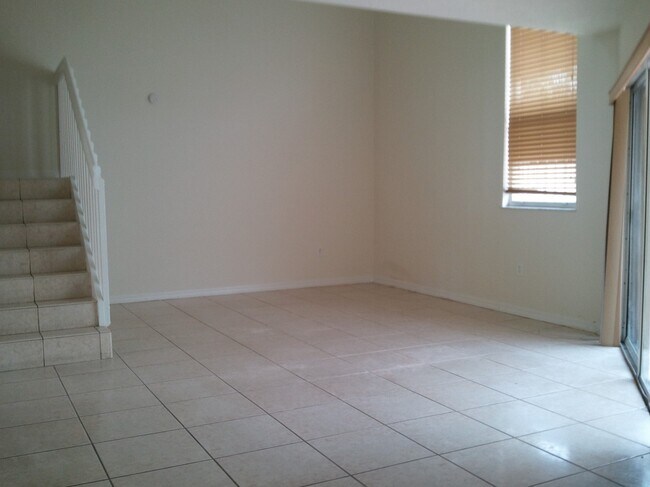 Building Photo - 3002 San Remo Cir