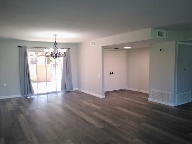 Foto del edificio - 1210 Leisure World