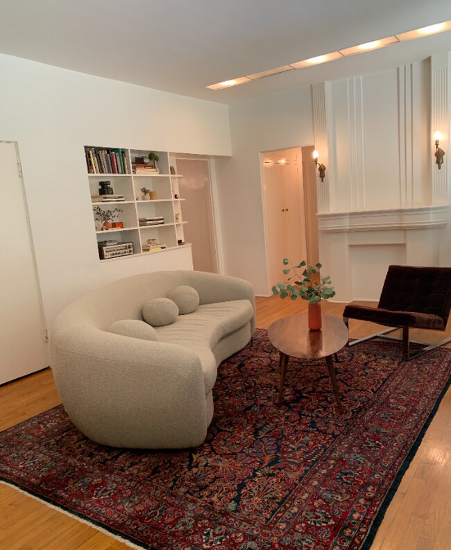 Foto del edificio - 520-522 N Rossmore Ave