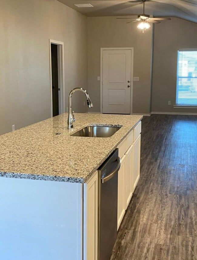 Building Photo - 3105 Urbana Pl