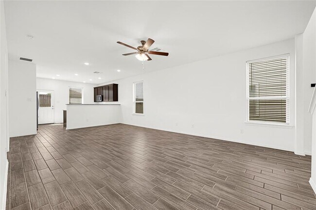 Foto del edificio - 19634 Cat Spruce Ct