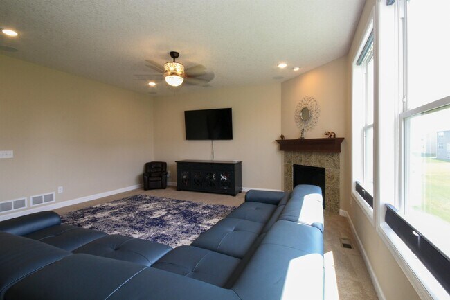 Building Photo - 15741 Everglade Ave