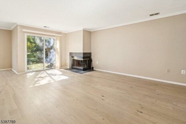 Foto del edificio - 10 Brookline Ct