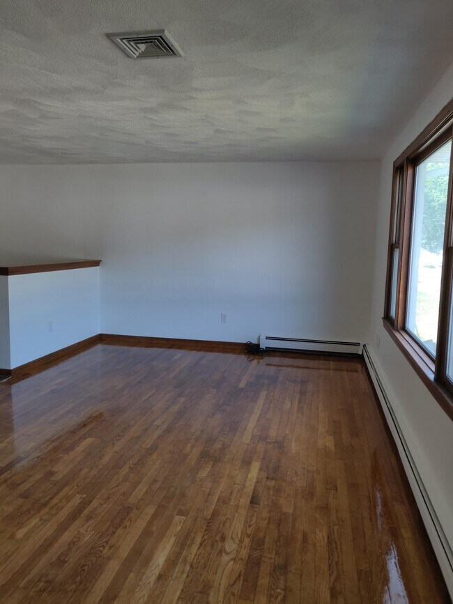 Building Photo - 120 Pacella Park Dr