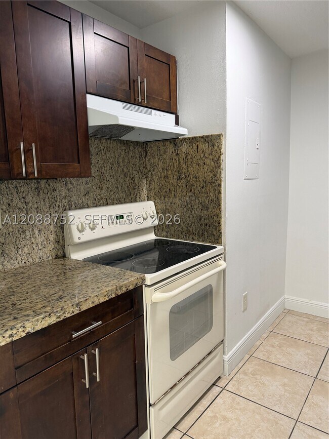 Building Photo - 7425 SW 152nd Ave