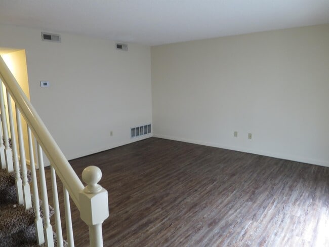 Building Photo - 9023 Countryside Ln