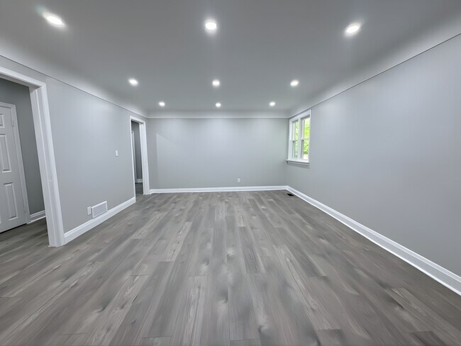 Photo du bâtiment - 1-20 west 4th st