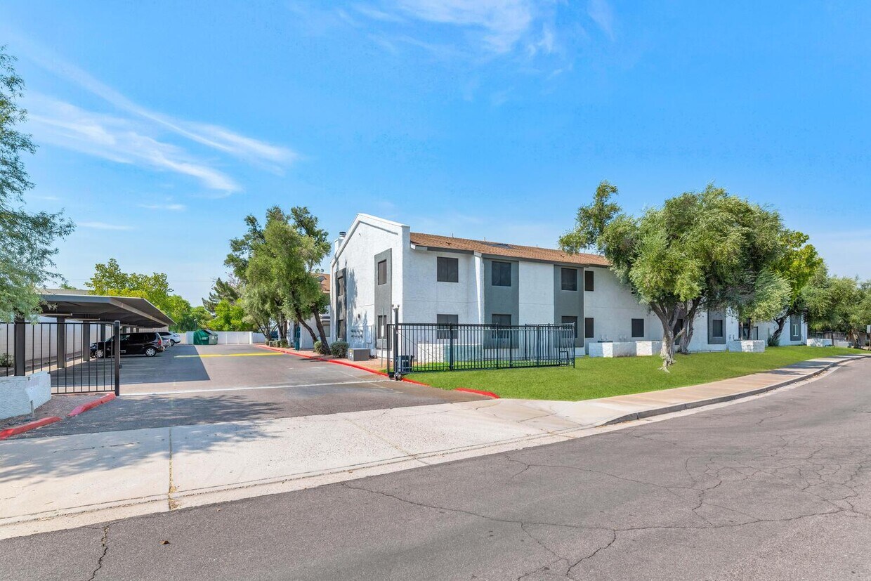 1221 N 85th Pl, Scottsdale, AZ 85257 - Townhome Rentals in