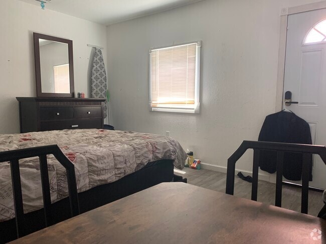 Building Photo - 5107 Cochita Dr