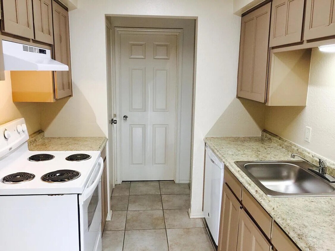 5512 Lewis Ct, North Richland Hills, TX 76180 Townhome Rentals in