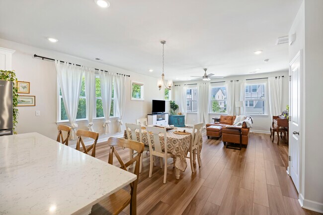 Foto del edificio - 210 Winding River Dr