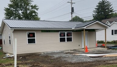 Building Photo - 212 E 1st St