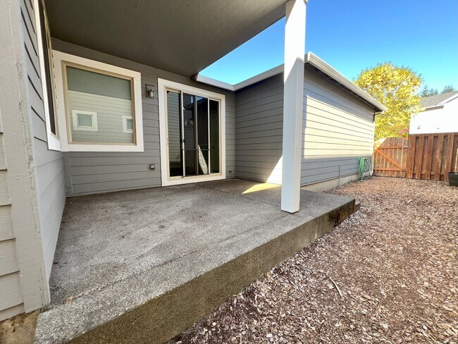 Building Photo - 3075 NW Flame Tree Ln