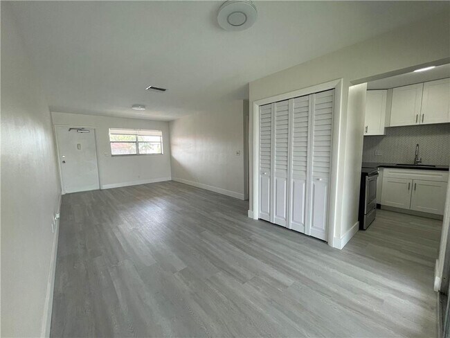 Foto del edificio - 3930 Crystal Lake Dr